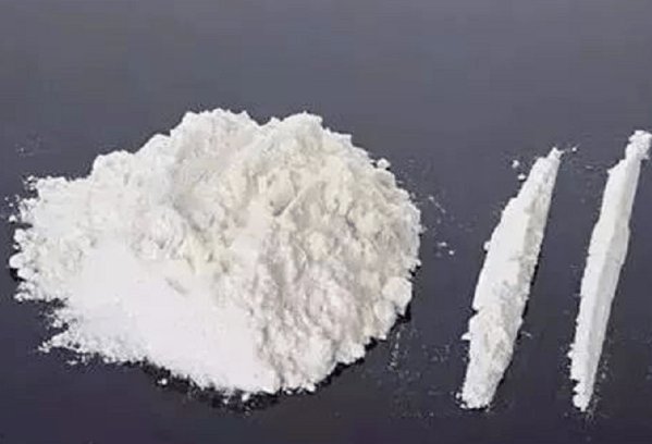 可卡因的颜色通常是什么颜色