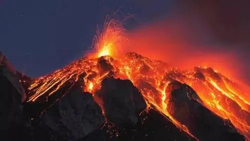 海底火山爆发后11个小时太平洋出现“婴儿岛”，火山喷发的威力有多大？