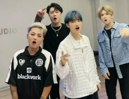 ESO山寨男团综艺首秀惹争议，他们为何能走红？