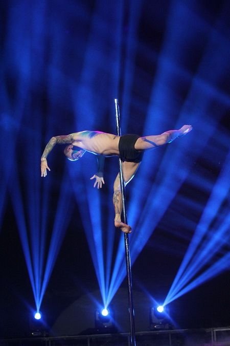 闫少轩的履历生涯