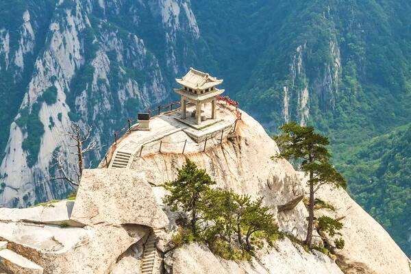 古文说，自古华山一条道，可为何自己在攀爬华山时却发现道路蜿蜒曲折？