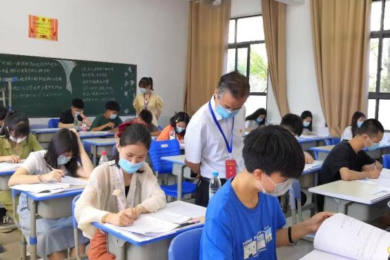 2022高考是最难的一年吗