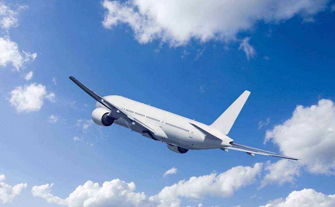 100多名中国乘客滞留美国，目前他们面临什么样的困难？