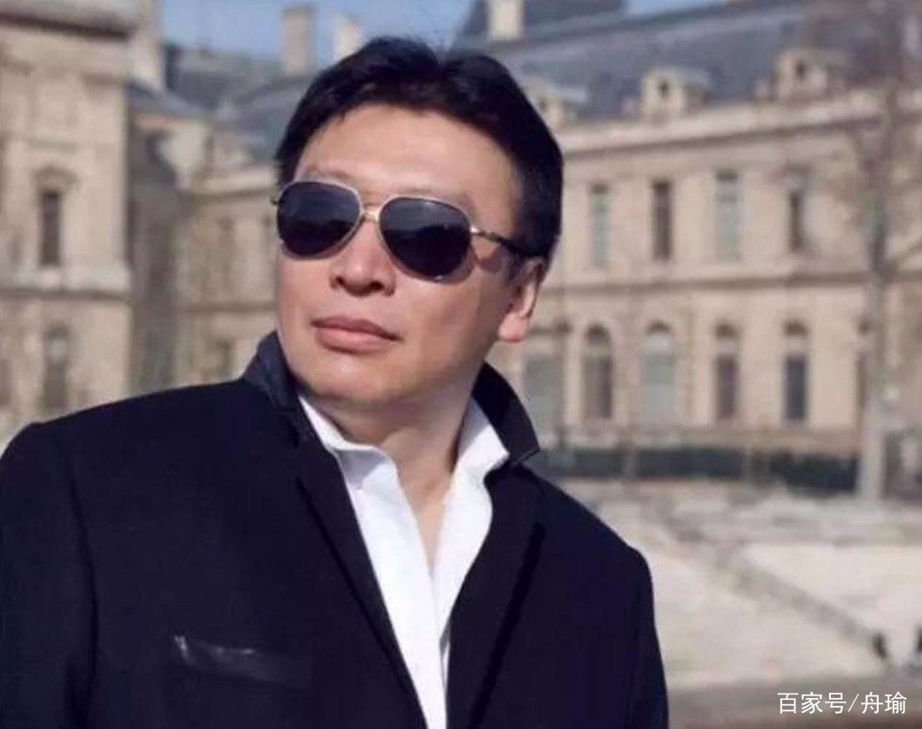 范冰冰真实靠山，成龙都要礼让3分，就连洪金宝也不够资格，他是谁？