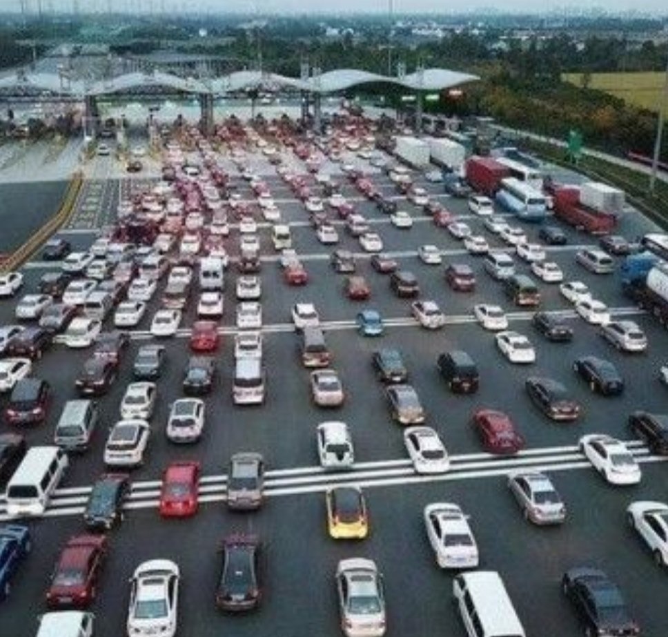 国庆堵车1小时仅移动100米，遇到这种情况的时候该怎么办？