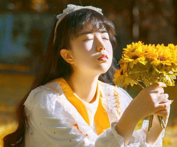 在男生一无所有时还一路跟随的女生，后来的生活过得怎么样？