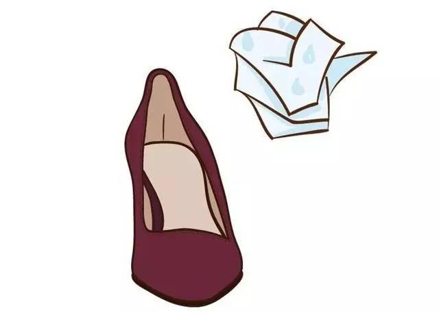 新买的高跟鞋皮质很硬，怎样可以让皮软些？