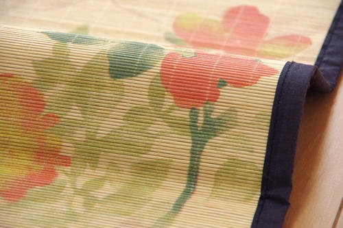 现代家居中地毯款式种类越来越多，使用竹地毯有什么好处？