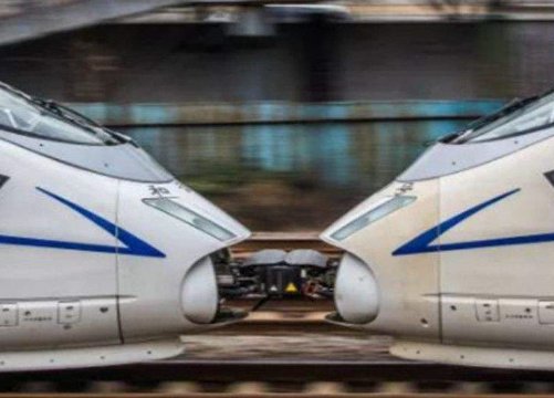 为什么有的高铁连接处是两个车头连在一起？