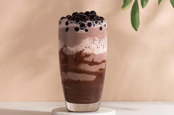 秋天的第一杯奶茶文案短句幽默