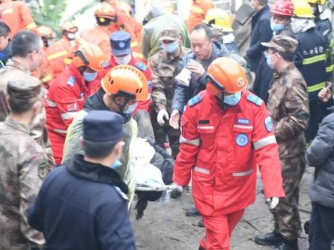 重庆武隆食堂坍塌16死十伤，现场散落2米巨石，后续救援工作进行的如何