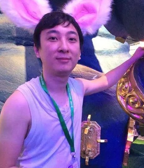 王思聪去东北撸串挨打了，头上缝了六针，打他的人现在怎么样了?