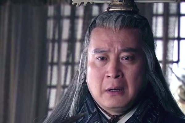 秦二世怕兄弟篡位，杀兄弟就可以了，为何他连姐妹都杀