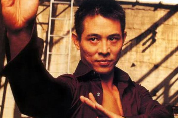 李连杰被鲁豫问家庭背景，李连杰说我说了就怕你不敢播，他爷爷有何背景？