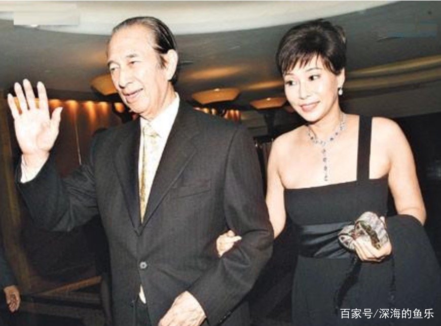 赌王把儿子放国外隐藏30年,明明是梁安琪亲生,为何让何超琼照顾?