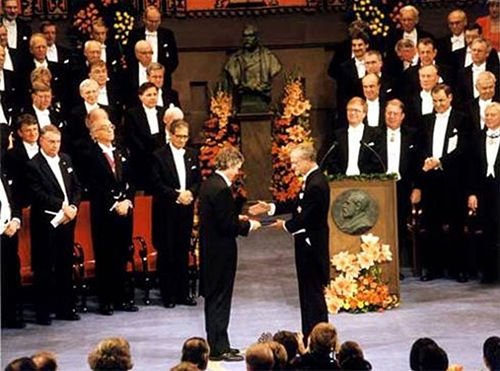 2011年诺贝尔文学奖的获奖者简介