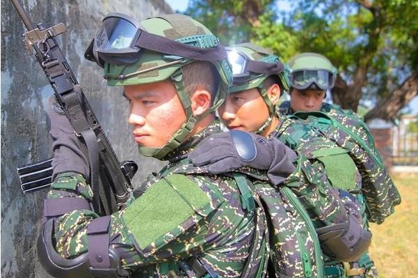 网红小伙加入海军陆战队，为何这份职业人人向往？