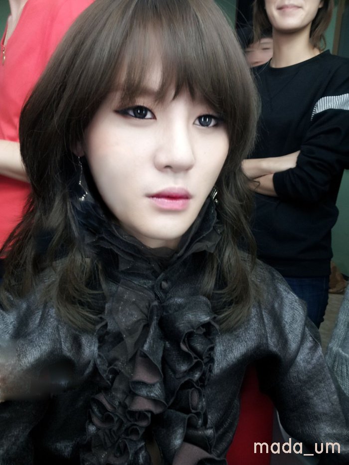 金俊秀更多女装照片