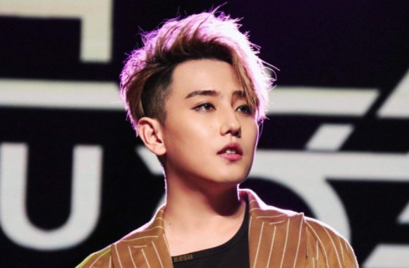 疯狂的粉丝行为包括哪些？