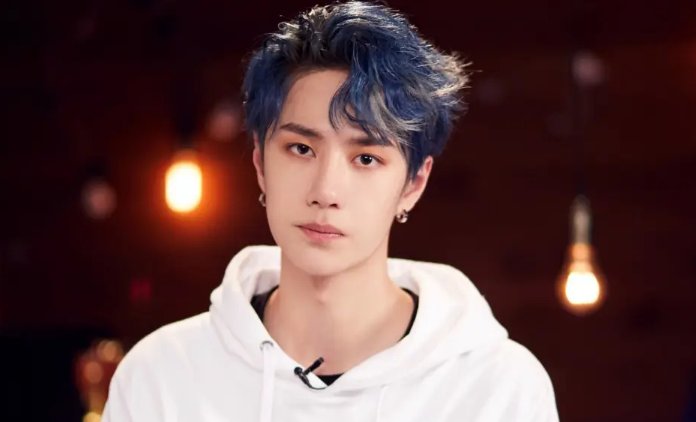 王一博一年官宣四部电影，为何他工作这么拼？