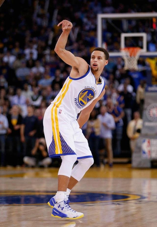 NBA库里会为了更多的钱去联手湖人吗？