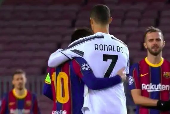 C罗点射双响尤文3 - 0巴萨？