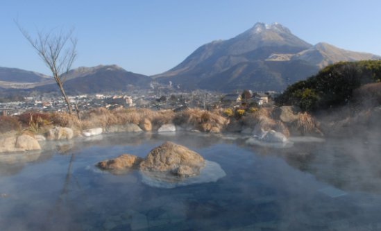 我国古人对温泉的开发利用不止泡澡，还包括以下哪一项？