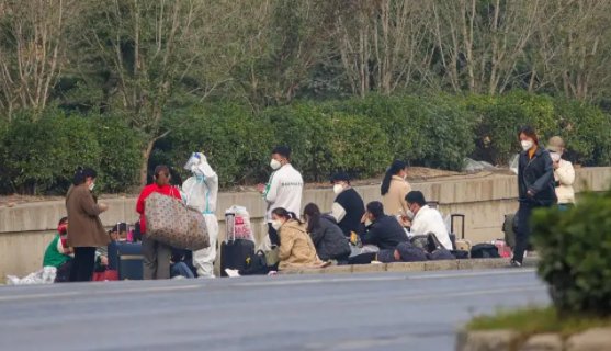 郑州富士康的返乡人员多为河南籍短期工，这些人都安全回去了吗？