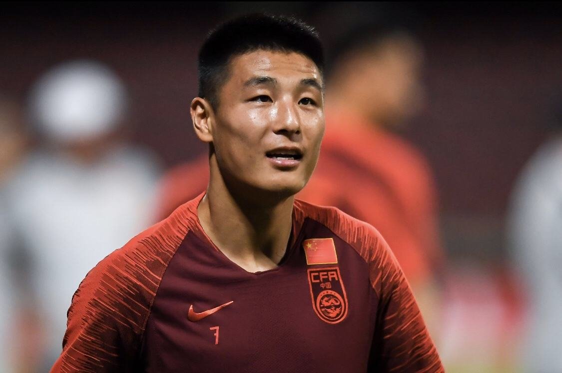 武磊等男足球员祝贺女足夺冠，女足是否值得他们学习？