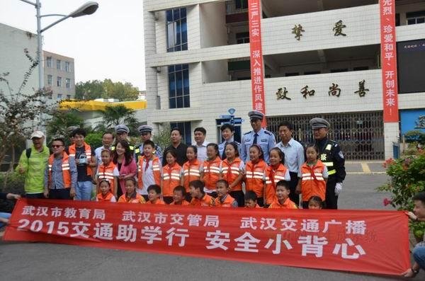 南望山吧的南望山吧吧务团队