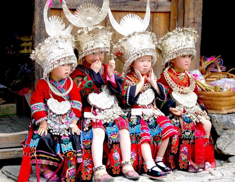 苗族的建筑主要是