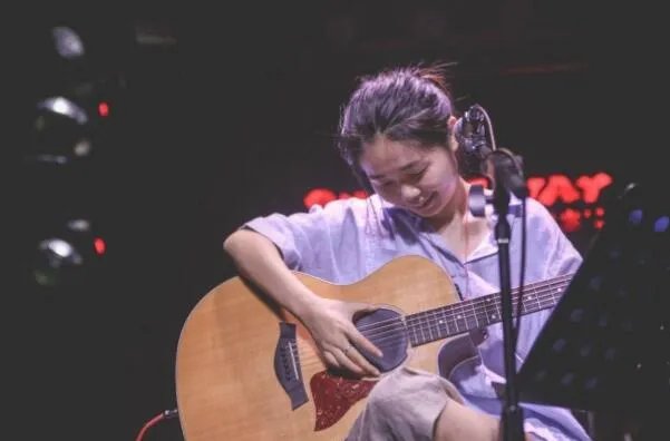 花粥歌曲排行-花粥最出名的歌曲，出山上榜，第九首最催泪