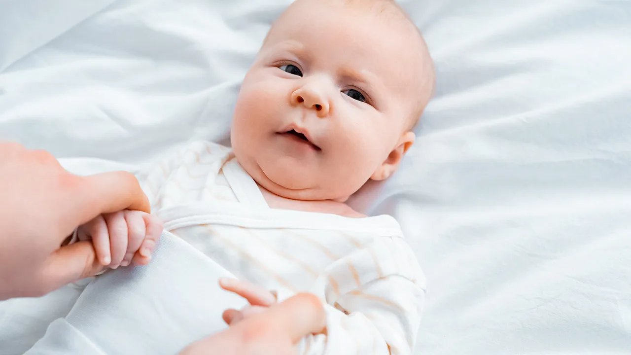 新生儿不睡觉的原因