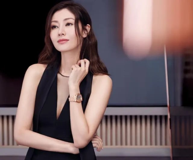 如何评价嫁入豪门的李嘉欣?