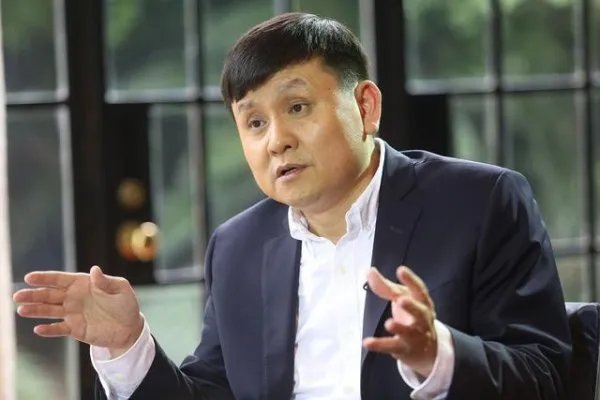 关于张文宏说新冠病毒会常态化这件事，你有何看法？