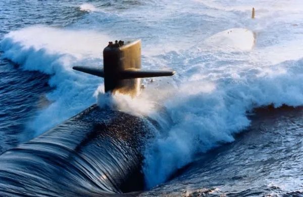 核潜艇的图片