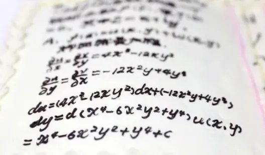 高校为考研学生做知识点蛋糕，学校这样做的目的是什么？