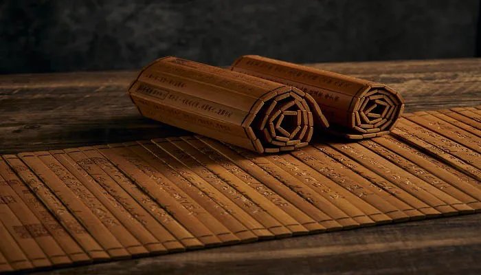 唯唯诺诺是什么意思 唯唯诺诺是啥意思