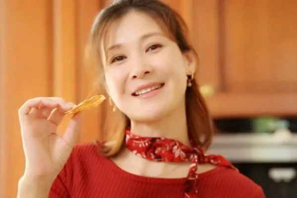 童蕾老公因造假获刑三年，这会给她的演艺事业带来怎样的影响？