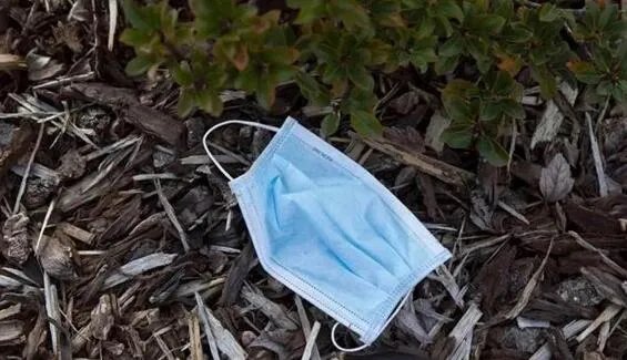 去年超15亿只废弃口罩流入海洋是什么情况 口罩对环境有什么影响