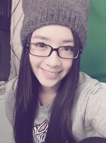 台湾新晋lol美女解说林妤 甜美可人的邻家女孩