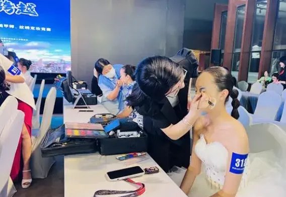 化妆培训机构哪个好