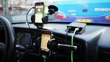 关于男子开顺风车出事的事件的介绍？