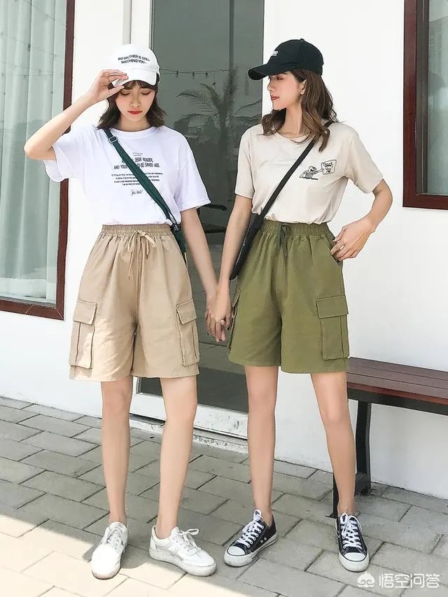 卡其色短裤配什么颜色上衣好看?