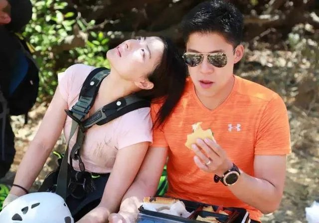 霍启刚前两任女友曝光，一个比一个漂亮，为什么他却偏偏爱上郭晶晶？