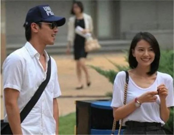 高圆圆哥哥是谁是清华的吗干嘛的 高圆圆老家是哪里的是农村的吗