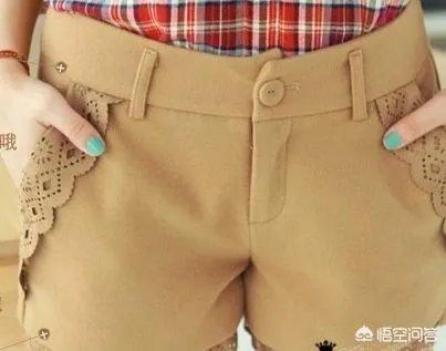 卡其色短裤配什么颜色上衣好看?