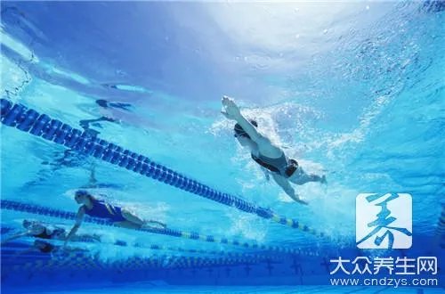 自由泳换气技巧慢动作