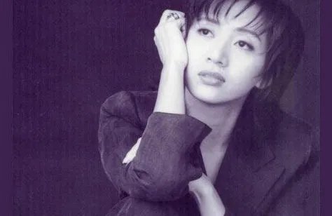 《亲密爱人》的歌词是什么？