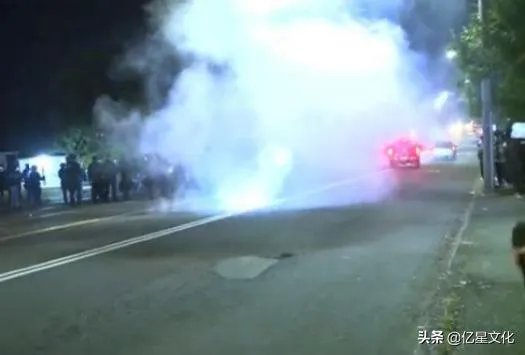 最近怎么没有美国内乱的消息？是不是美国封锁了？